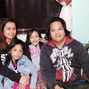 Meet your Posher, Lara angeli